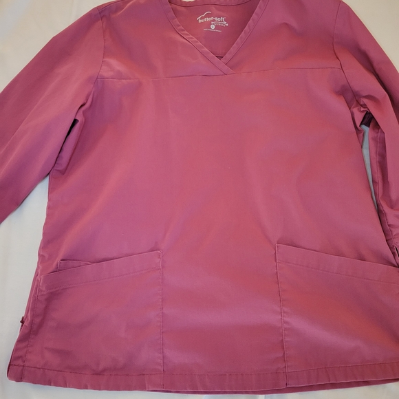 Uniform Advantage Large Mauve Scrub Set with 3/4 sleeve top. - Picture 6 of 7